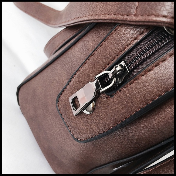 #NEW BERLIN Handbag B - Picture 7 of 8